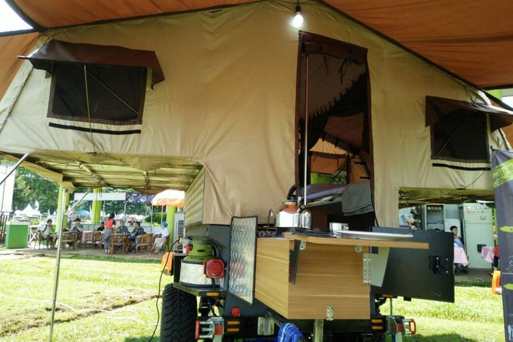 Penampakan trailer yang sudah dibuka menjadi camp